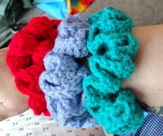 Crocheted hair scrunchie