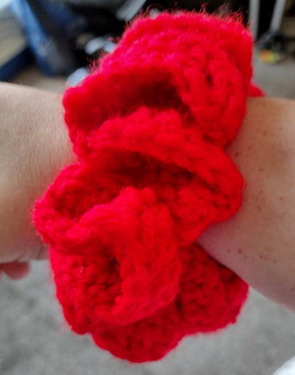Crocheted hair scrunchie