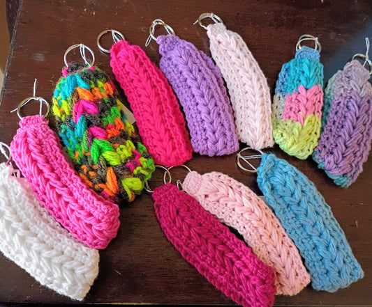 Crochet puff wristlet keychain